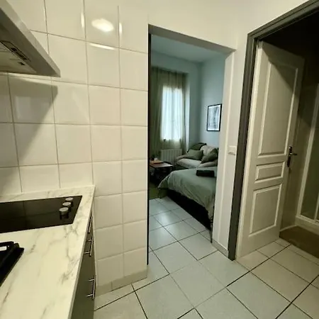 Le Cactus, Proche De La Gare *