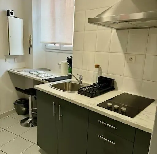 Le Cactus, Proche De La Gare Apartmán